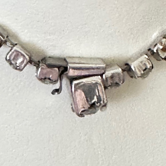 Tennis bracelet w/Clear Round prong set rhinestones & 1 large on clasp - Picture 12 of 15